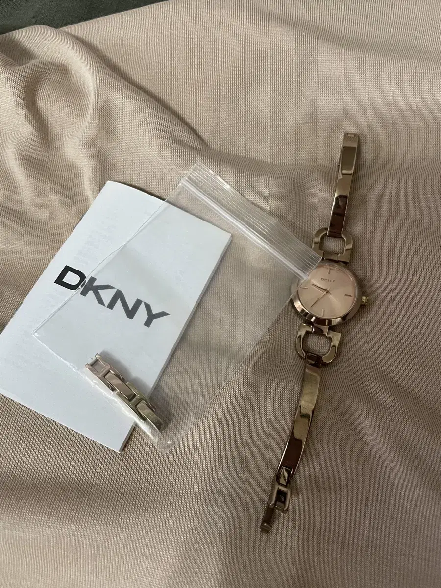 DKNY 시계 NY8542